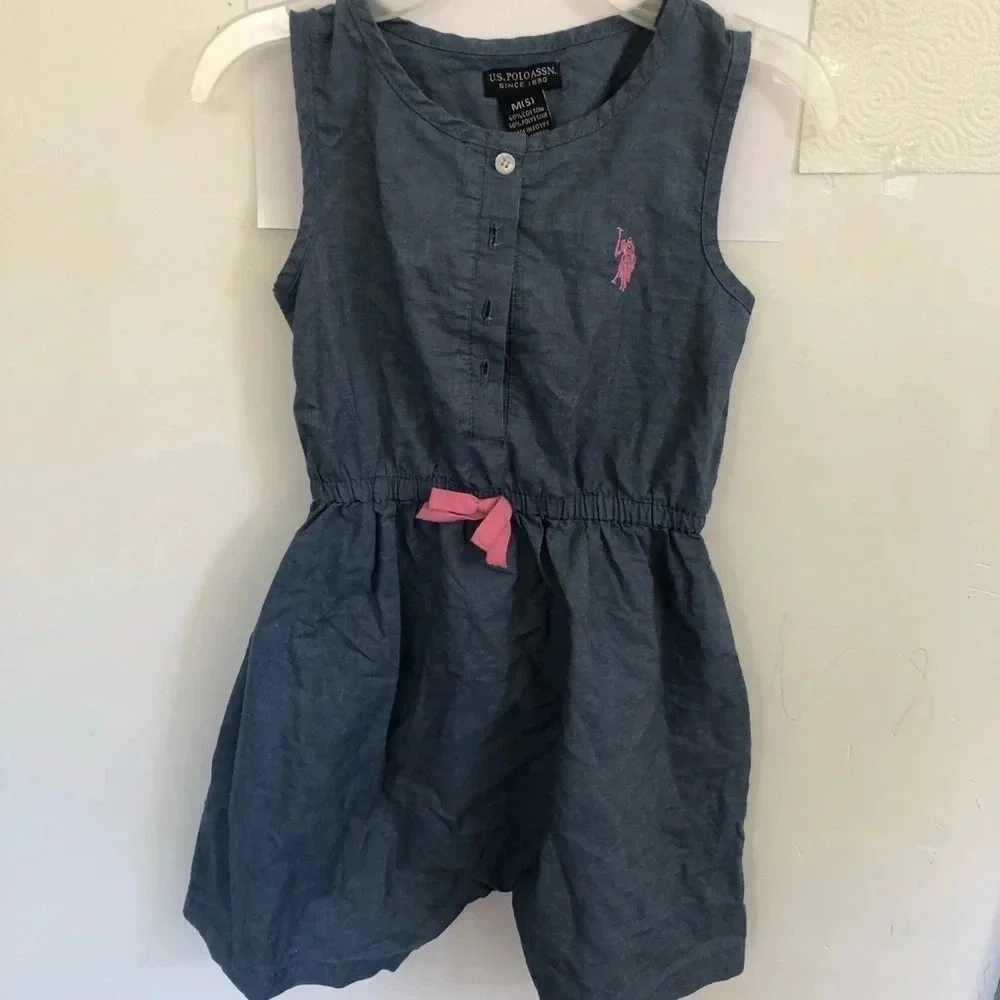 Girl clothes bundle of 4